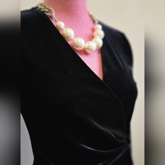 Anne Klein velvet wrap long sleeve top. Size Small - Picture 2 of 10